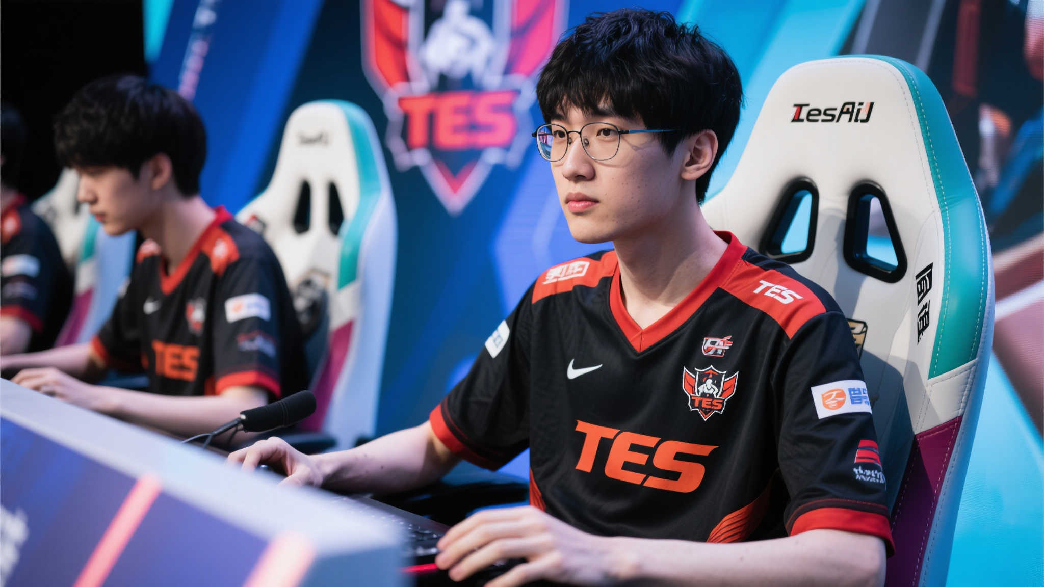 TES引援新辅助,JDG购入山鸡,刘青松退役阿乐表现失常。 TES引援新辅助,JDG购入山鸡,刘青松退役阿乐表现失常。